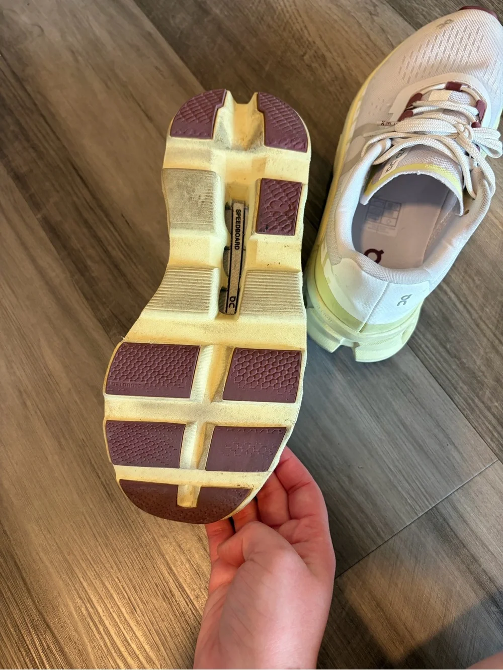 On Running Cloudmoster Women’s in Frost | Acacia